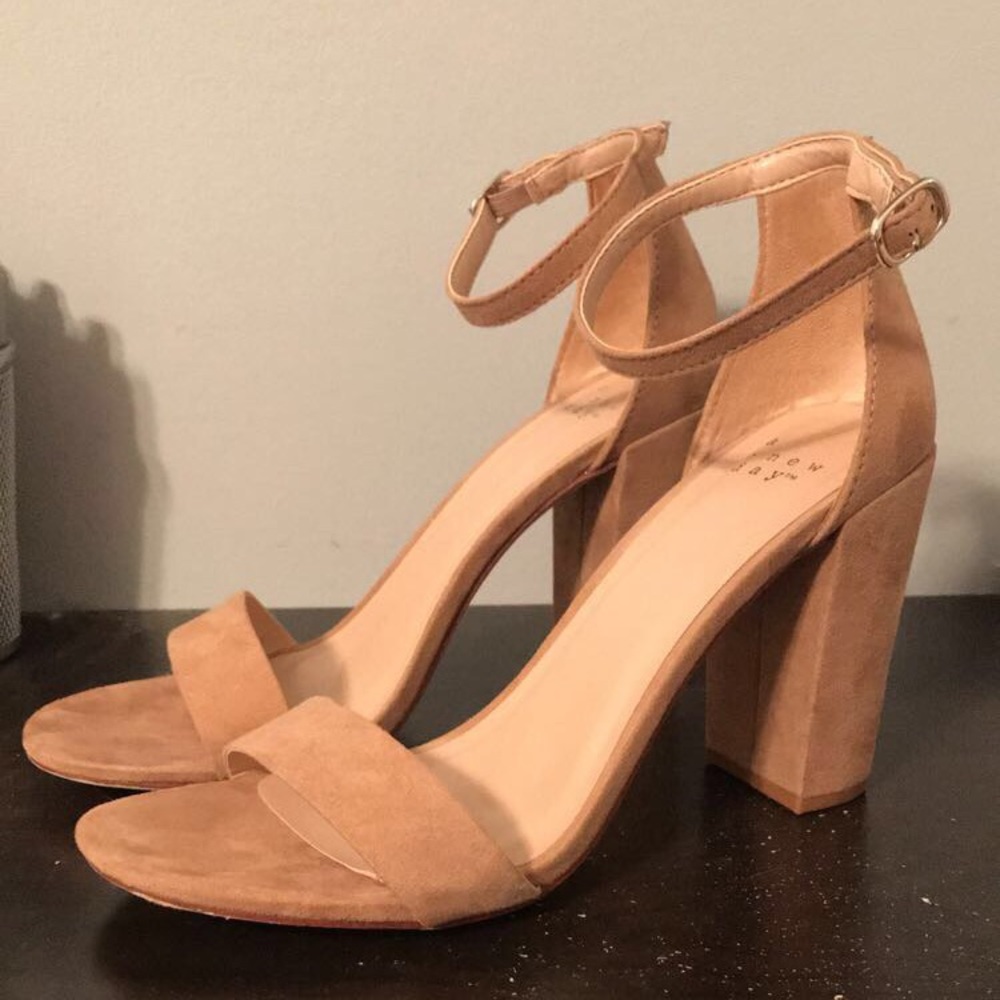 Dark Nude Pumps